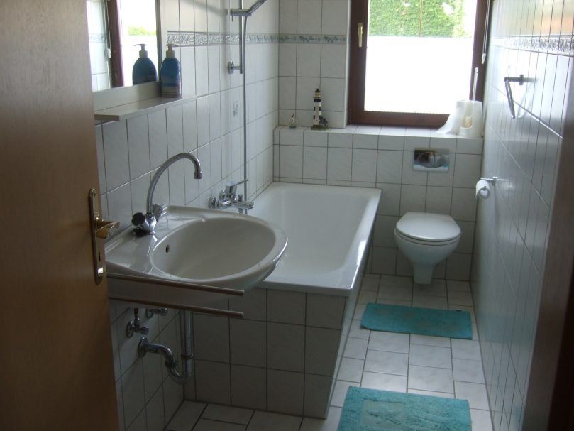 Bad mit Wanne